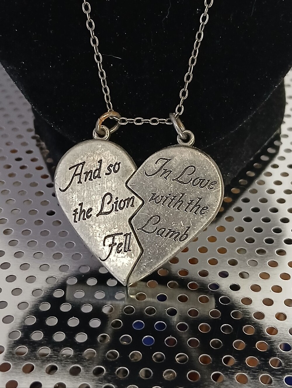 Twilight Broken Heart Necklace Set - Edward & Bella - Lion Lamb His & Hers RARE